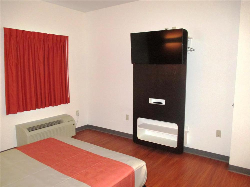 Motel 6 Wilkes Barre Arena Phòng bức ảnh