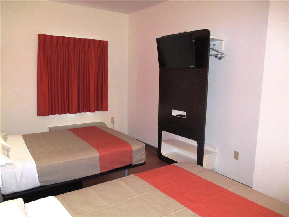 Motel 6 Wilkes Barre Arena Phòng bức ảnh